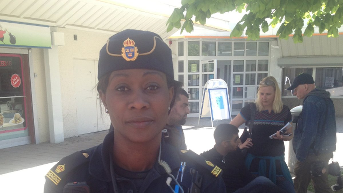 Rissa Seydou tycker det är synd att alla poliser drabbas efter dödsskjutningen av 69-åringen.
